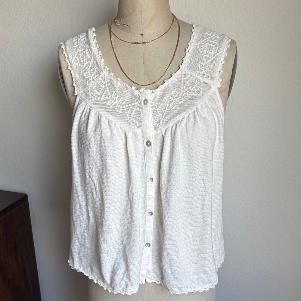 Lucky Brand White Crochet Yoke Sleeveless Button Tank